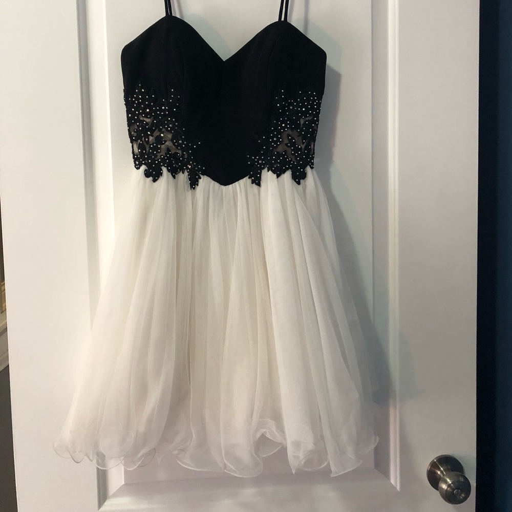 Short homecoming/prom dress